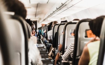 10 Brilliant Travel Essentials For The Plane – Arrive Looking Beautiful.