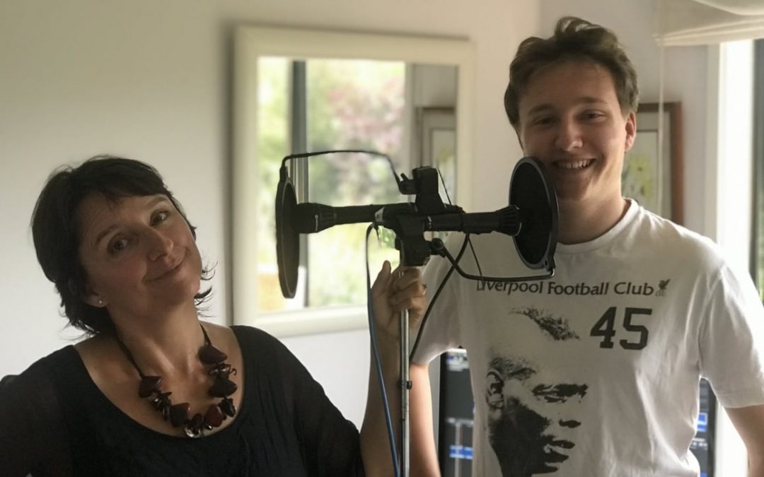 Couchsurfing. How To Travel The World For Free. PODCAST #005
