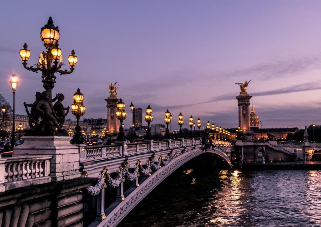 Bridge in Paris, France One of the most beautiful places in the world