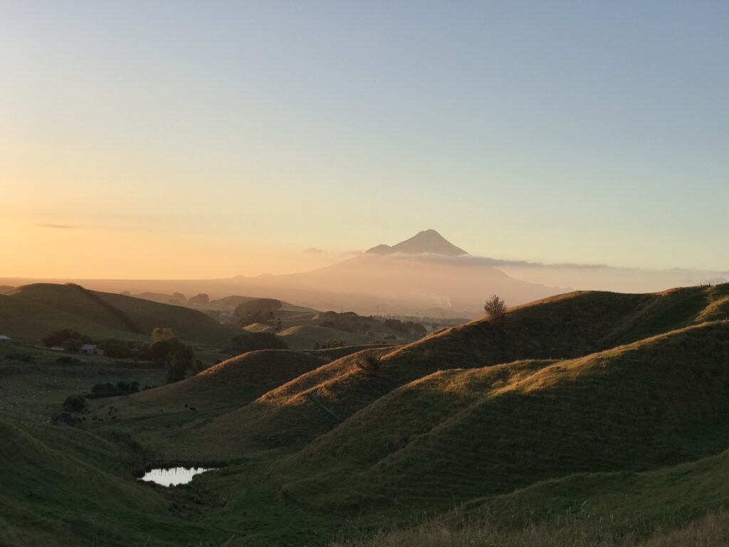 A view of a mountain in New Zealand at sunset.