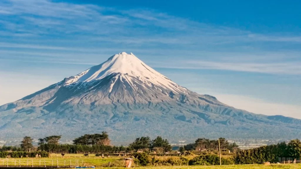 Mount Taranaki in New Zealand. Is New Zealand like Japan?