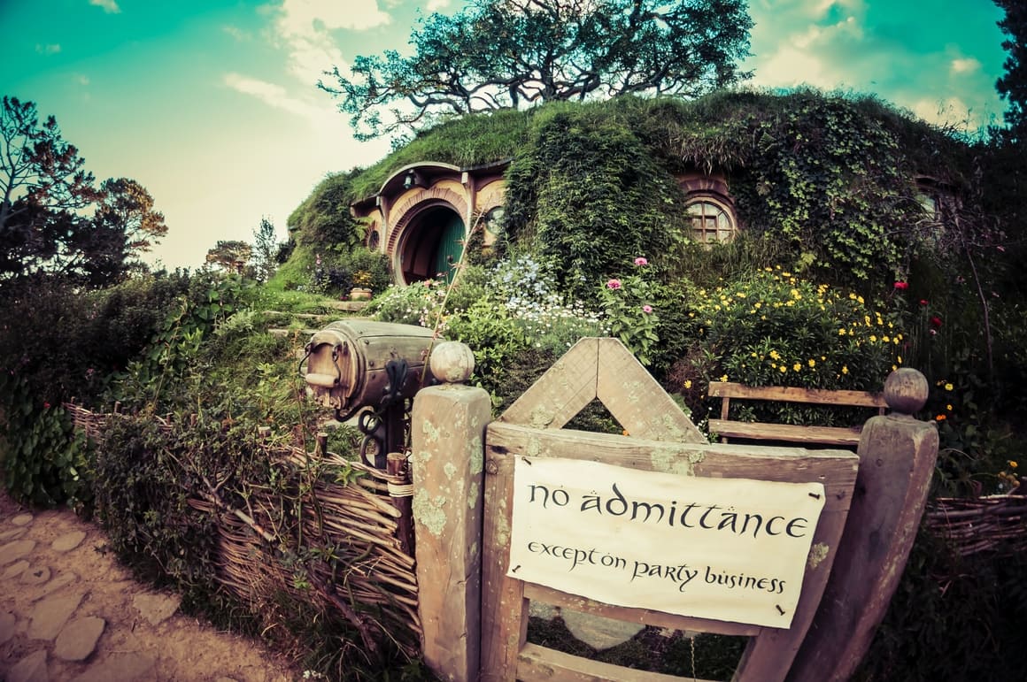 New Zealand living Course Hobbit house in new Zealand